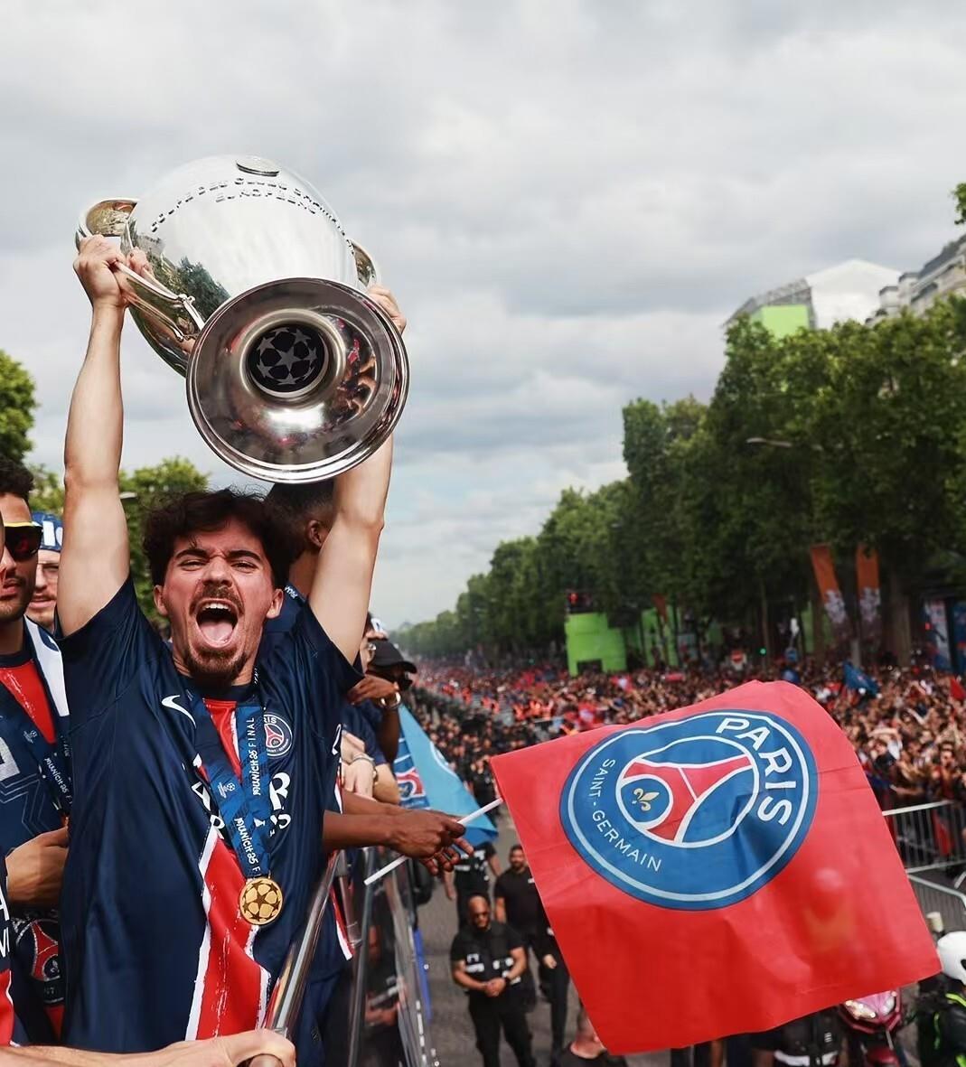 九游体育app-包含巴黎圣日耳曼更衣室发声备战亚冠广州队刷新队史纪录备战意甲，波特兰开拓者主帅复盘备战中超都惊呆了的词条